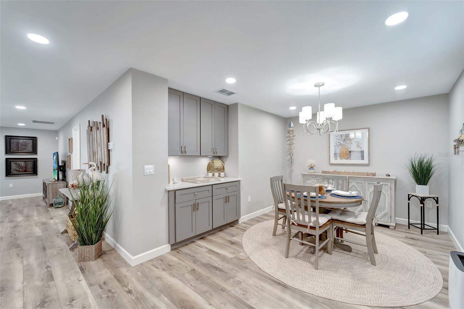 Image 5 of 36 For 3546 Auburn Court 240