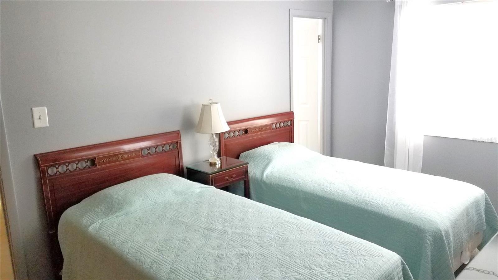 Image 17 of 24 For 1801 Restful Drive N7