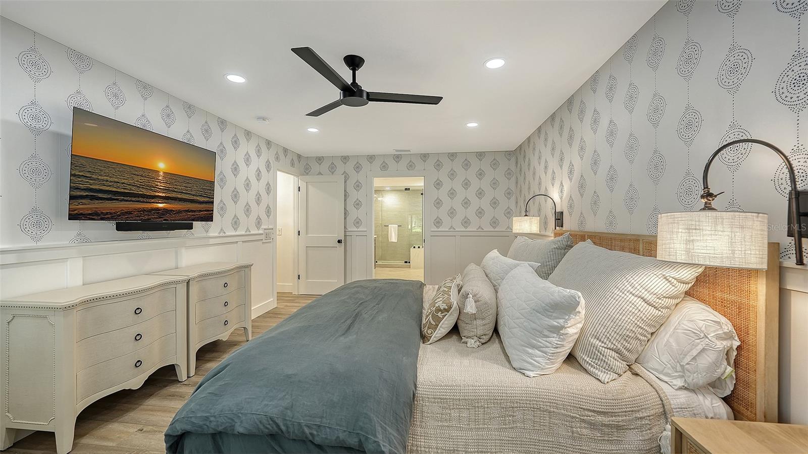 Image 23 of 55 For 2089 Gulf Of Mexico Drive G1-105