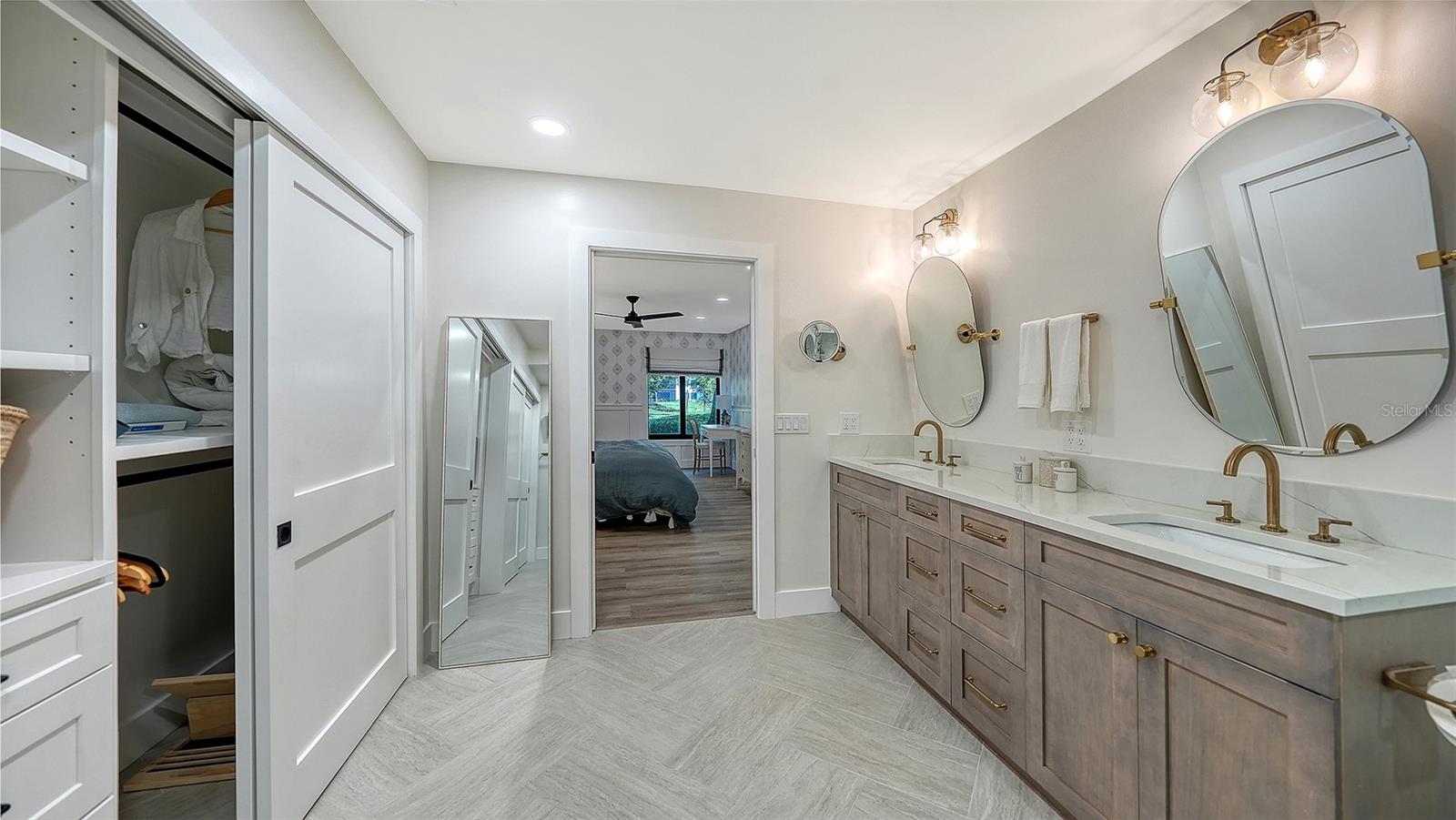 Image 27 of 55 For 2089 Gulf Of Mexico Drive G1-105