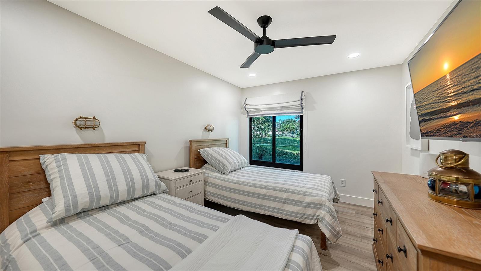 Image 29 of 55 For 2089 Gulf Of Mexico Drive G1-105