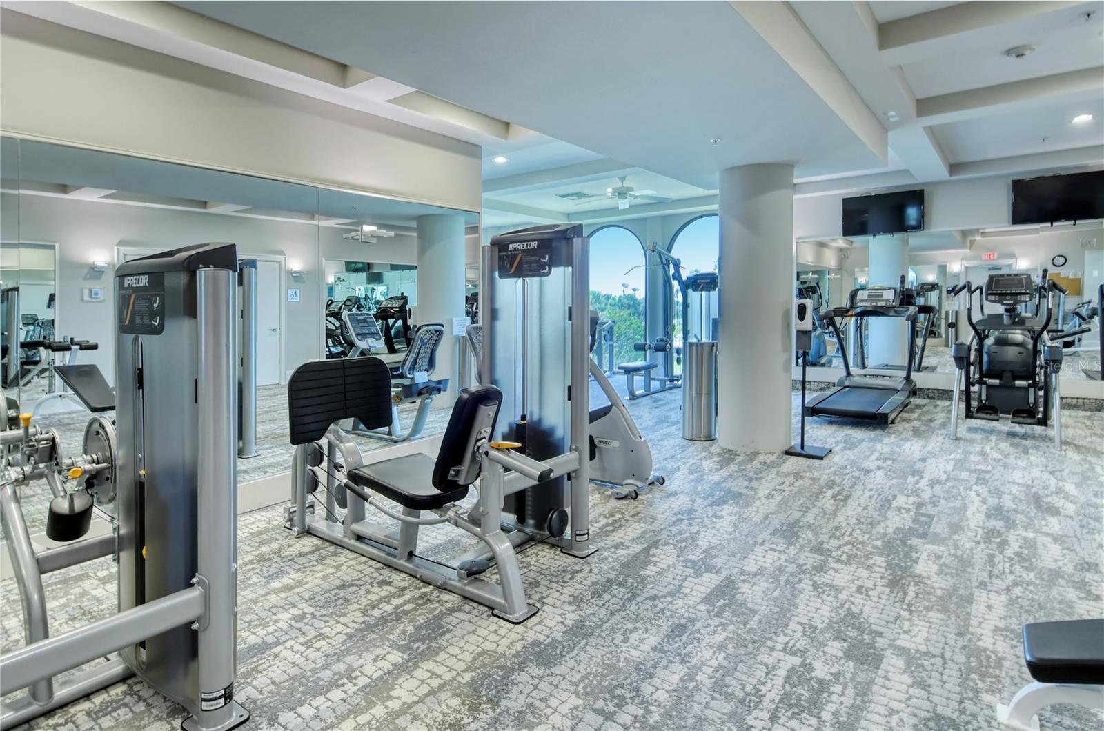 Image 12 of 14 For 435 L Ambiance Drive J704