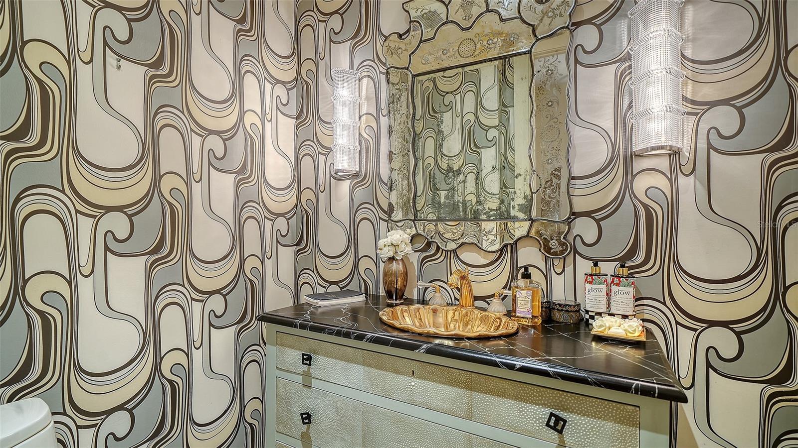 Image 38 of 58 For 435 L Ambiance Drive J704