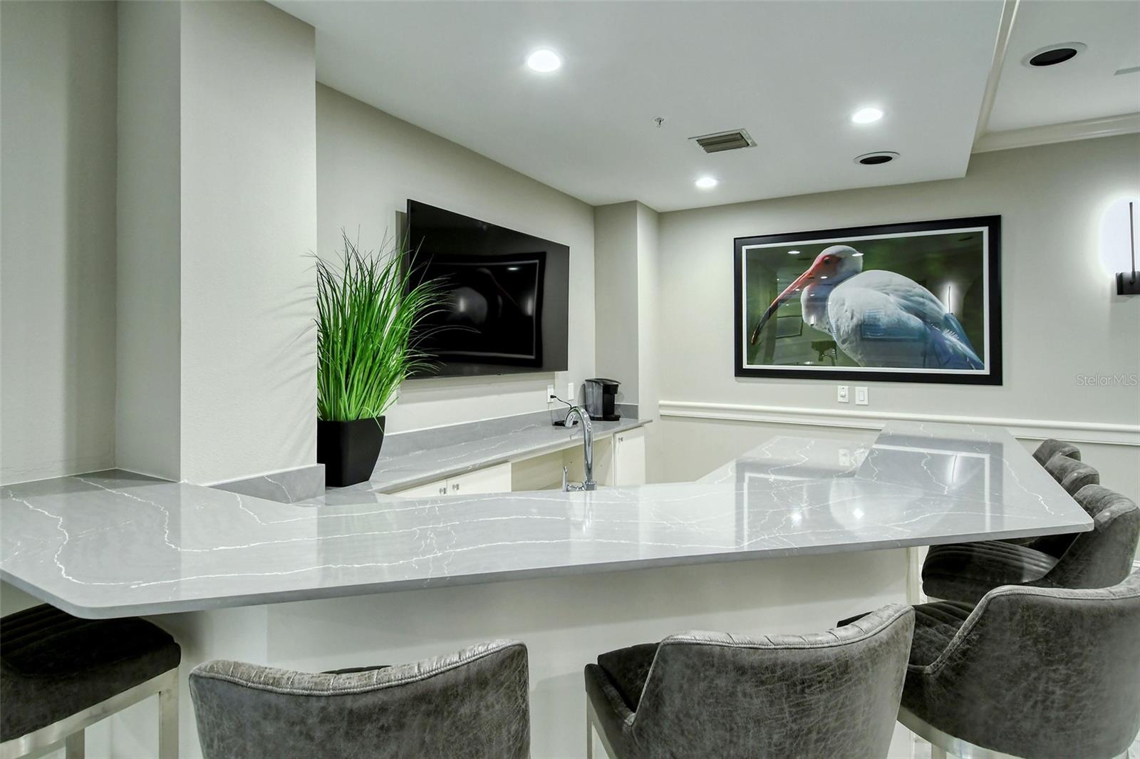 Image 52 of 58 For 435 L Ambiance Drive J704