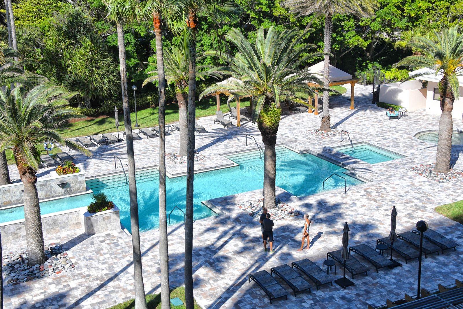 Image 6 of 14 For 435 L Ambiance Drive J704