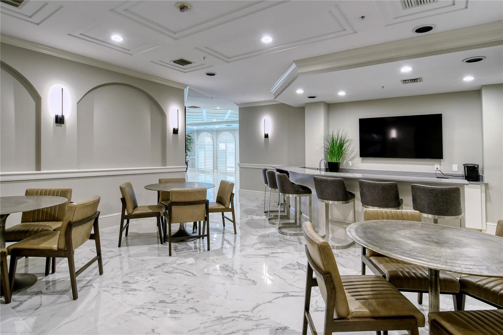 Image 8 of 14 For 435 L Ambiance Drive J704