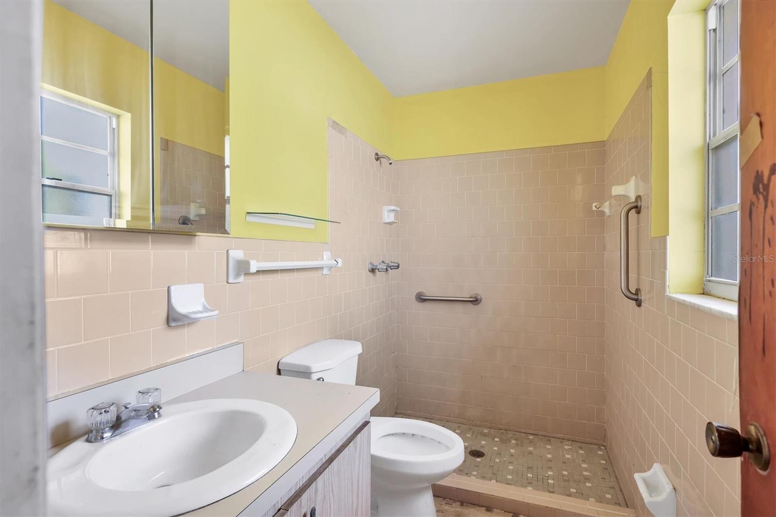 Image 14 of 21 For 3805 11th Avenue W