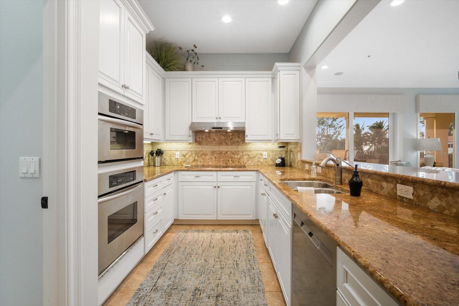 Image 18 of 53 For 7316 Gulf Drive 8