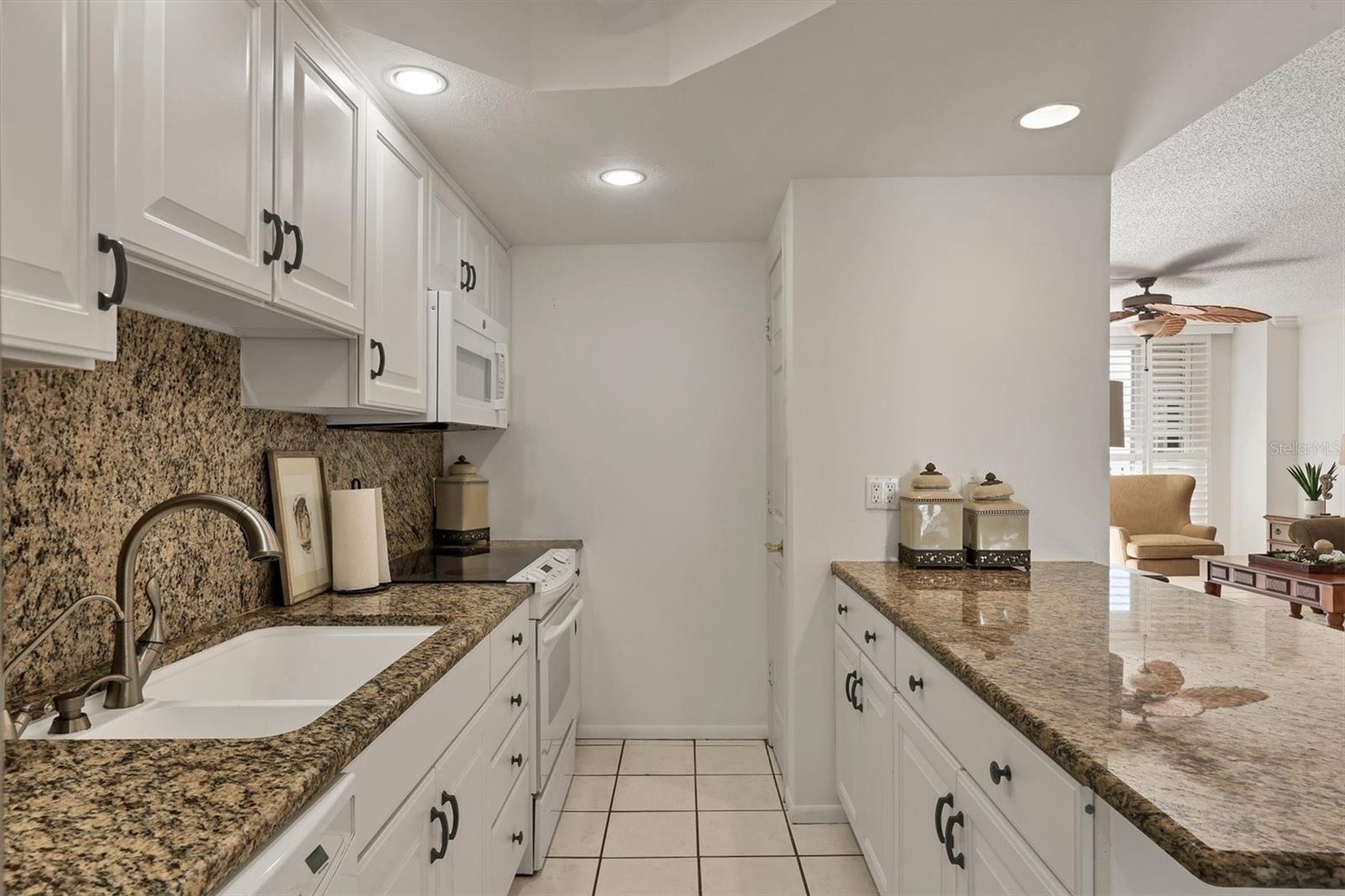 Image 13 of 49 For 1212 Benjamin Franklin Drive 1003