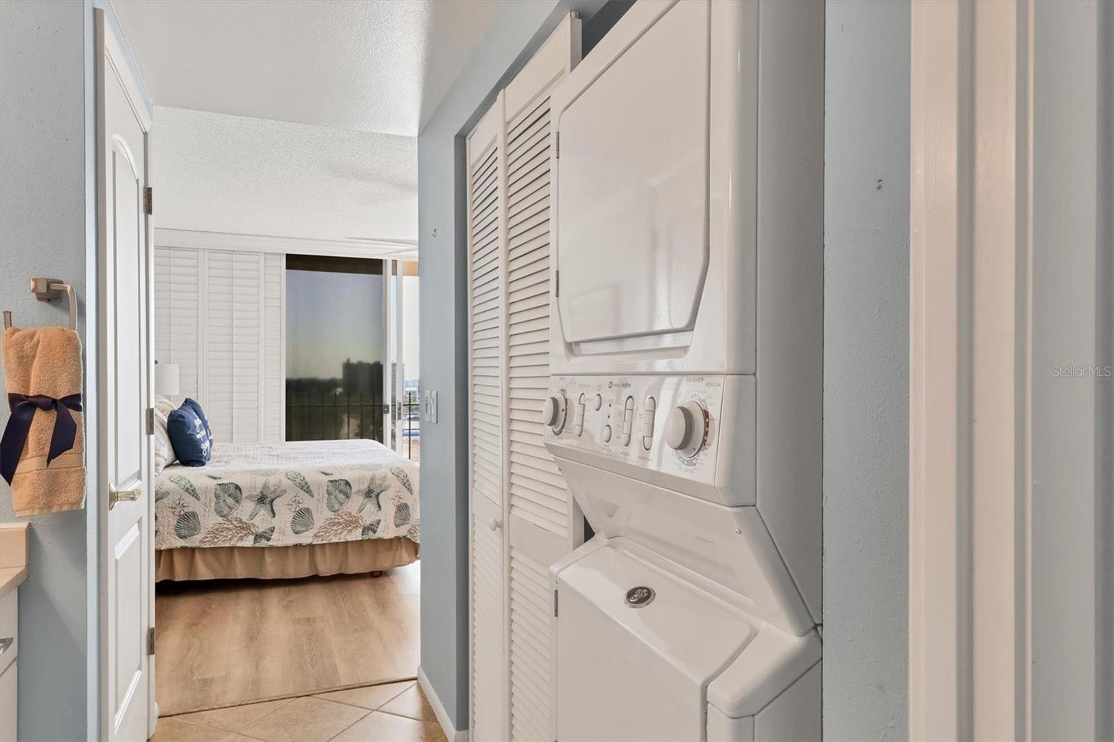 Image 27 of 49 For 1212 Benjamin Franklin Drive 1003