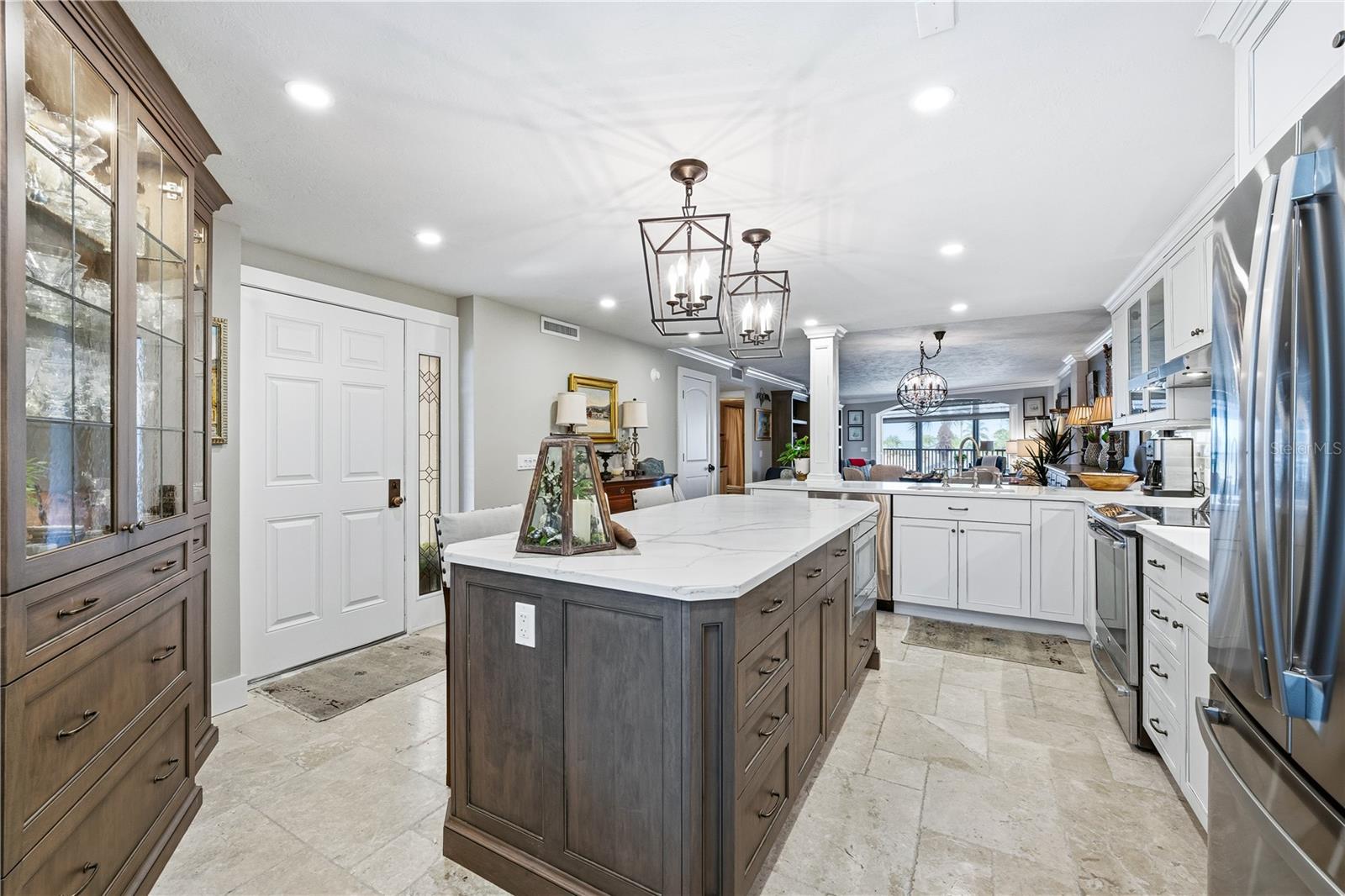 Image 11 of 98 For 5880 Midnight Pass Road 302