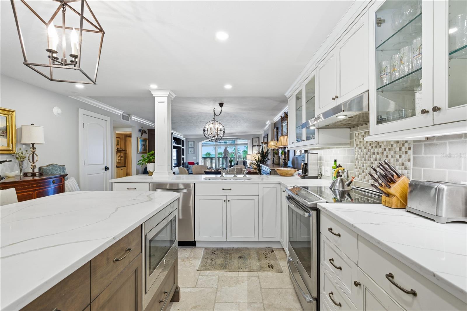 Image 14 of 98 For 5880 Midnight Pass Road 302