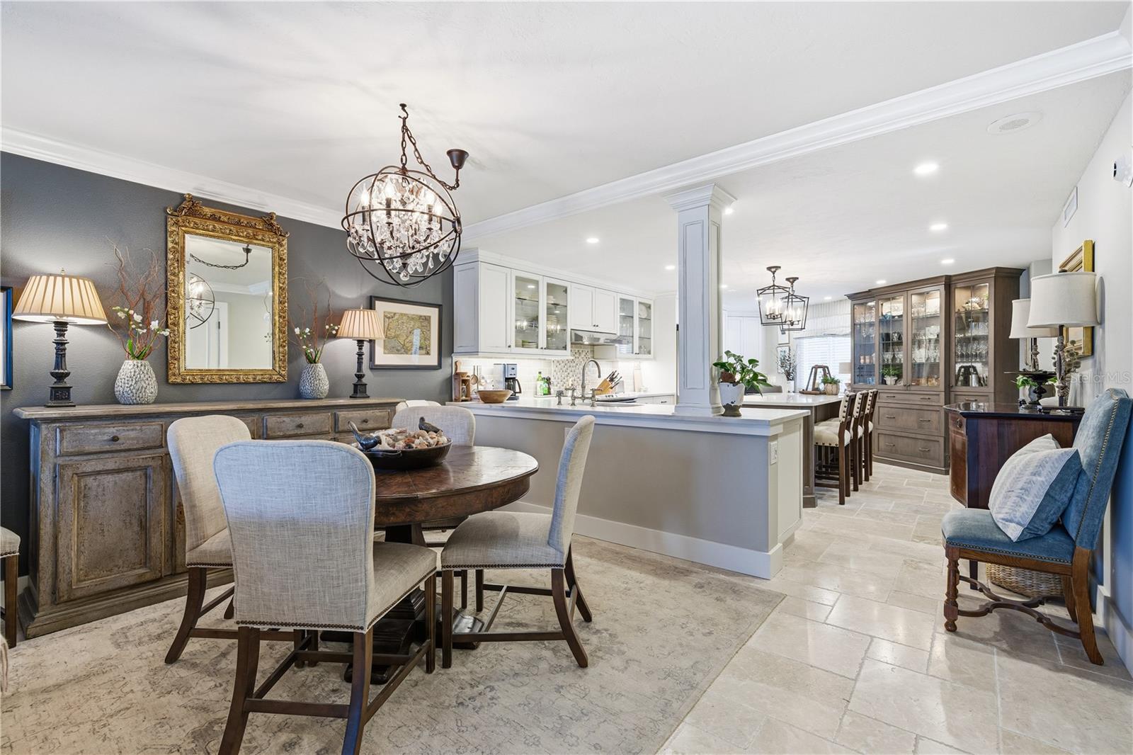 Image 19 of 98 For 5880 Midnight Pass Road 302