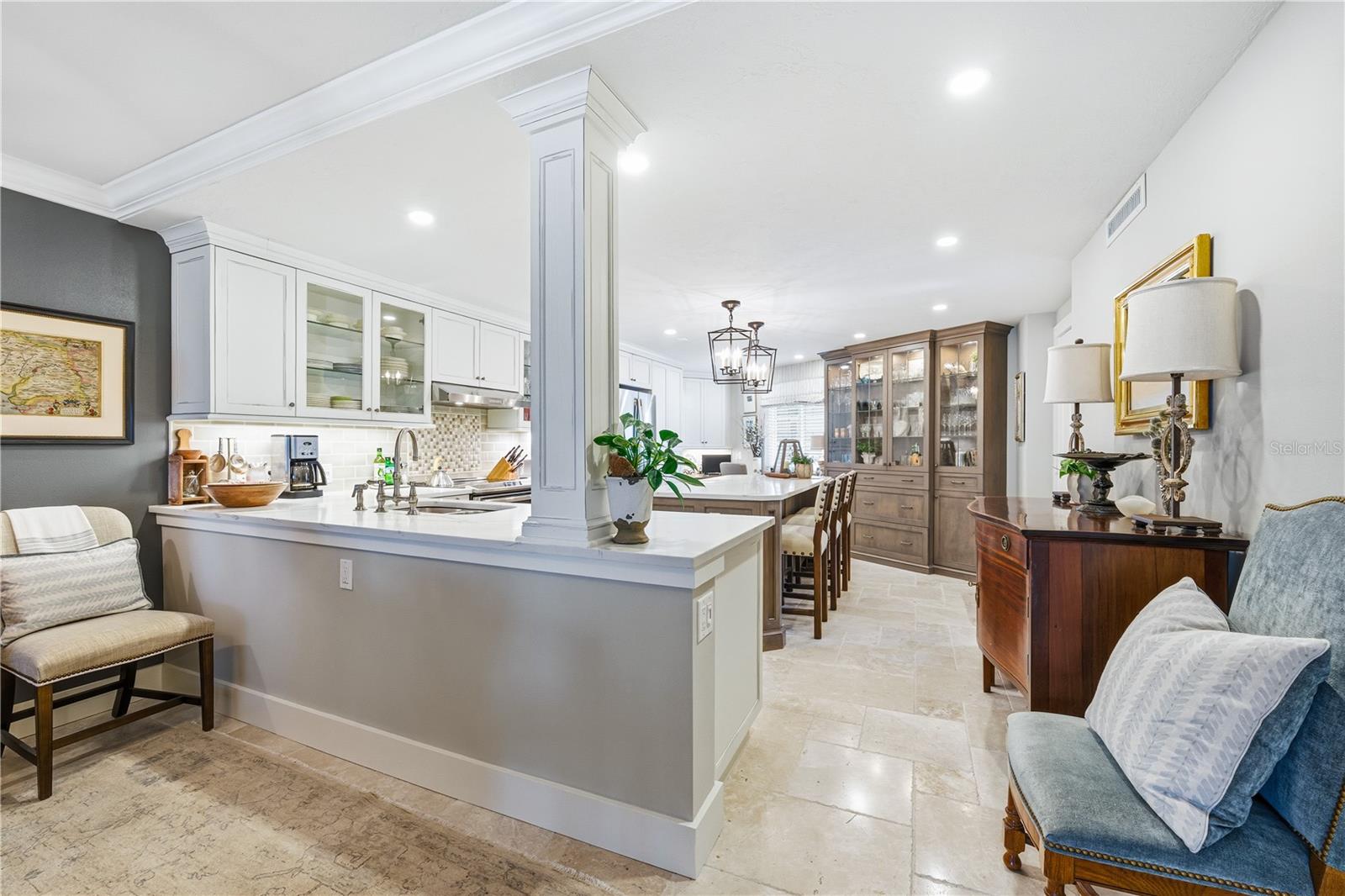 Image 20 of 98 For 5880 Midnight Pass Road 302