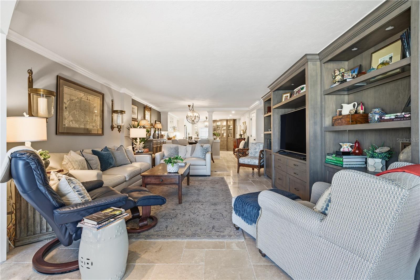 Image 23 of 98 For 5880 Midnight Pass Road 302