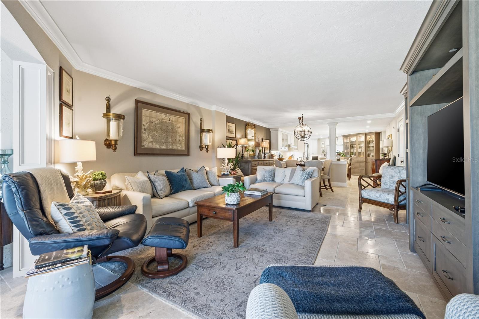 Image 24 of 98 For 5880 Midnight Pass Road 302