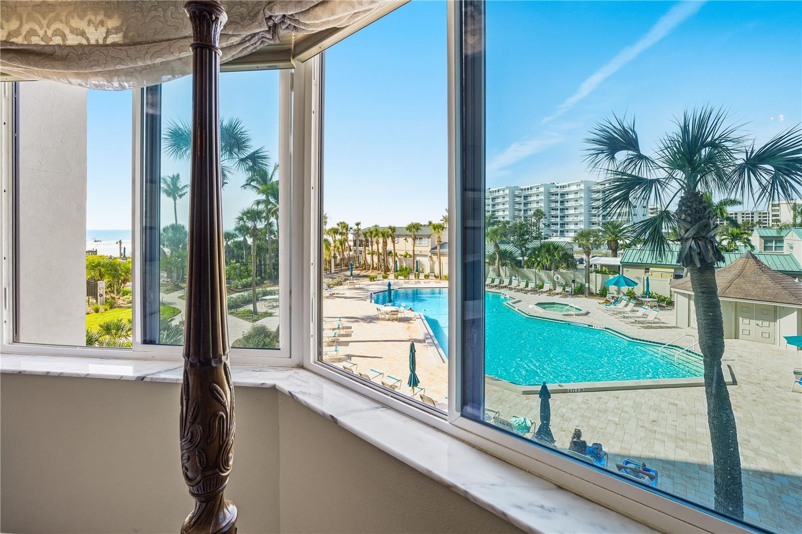 Image 32 of 98 For 5880 Midnight Pass Road 302