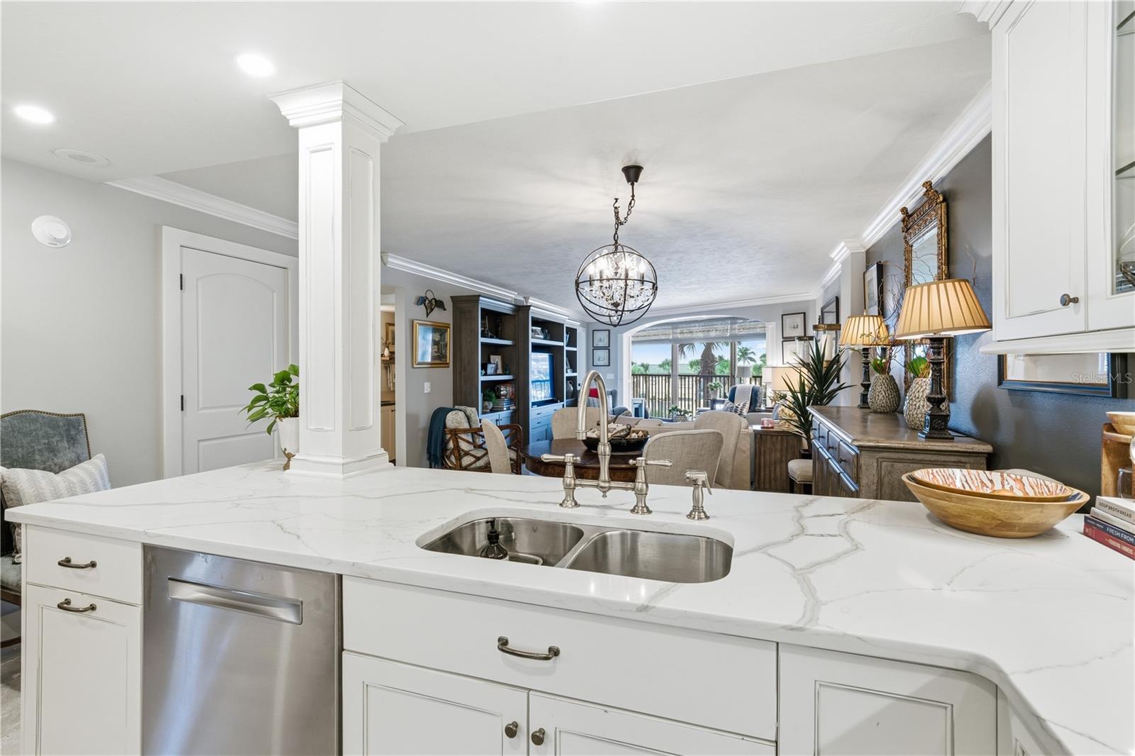 Image 34 of 98 For 5880 Midnight Pass Road 302