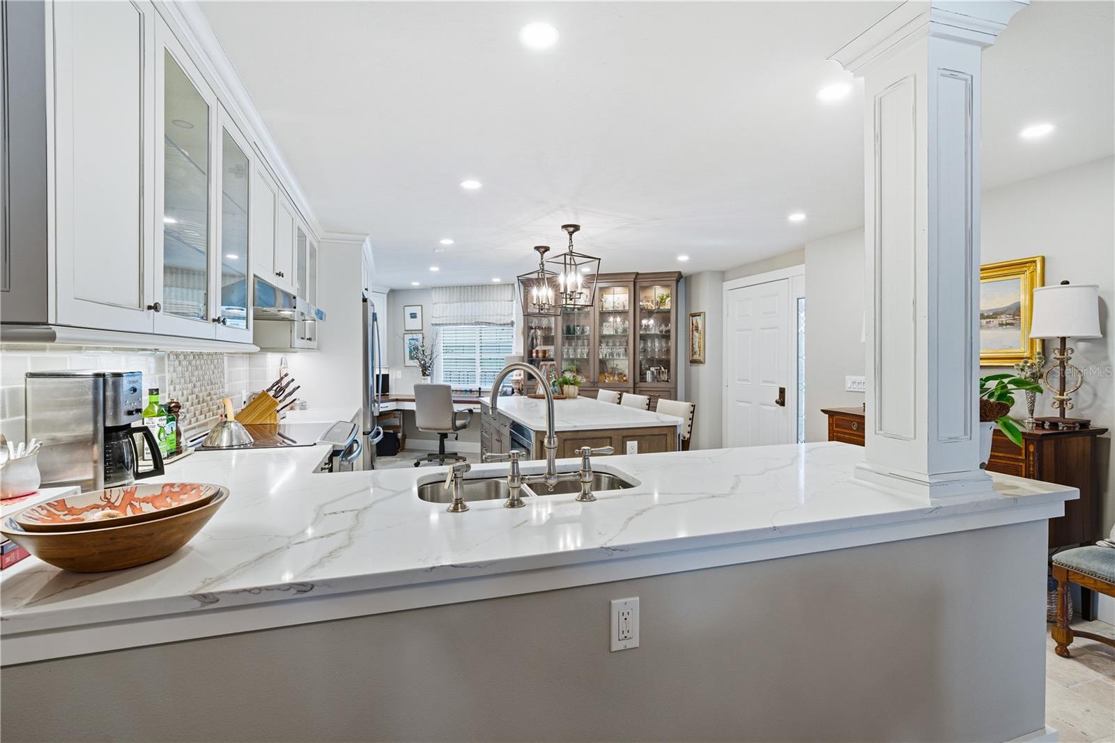 Image 38 of 98 For 5880 Midnight Pass Road 302