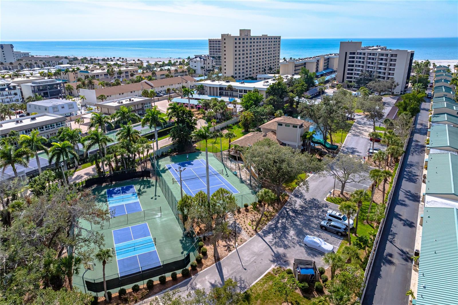 Image 45 of 98 For 5880 Midnight Pass Road 302