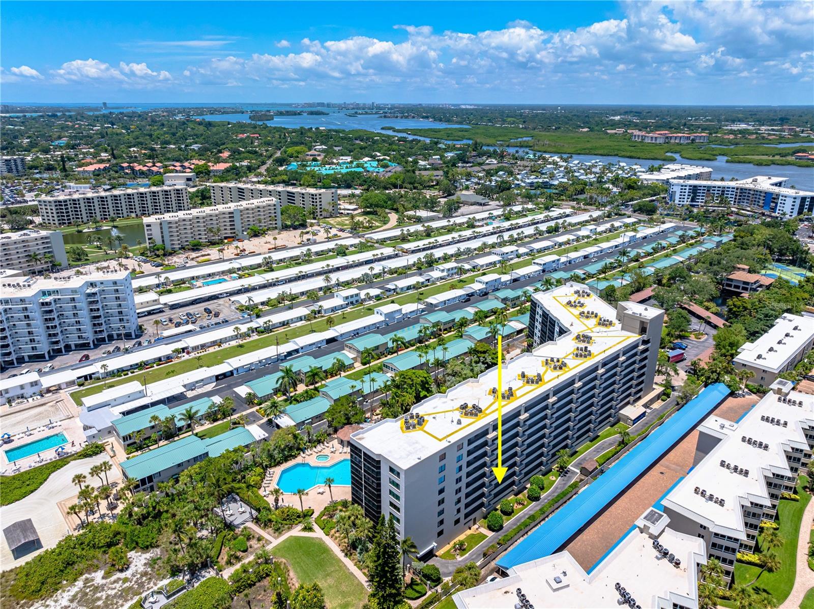 Image 46 of 98 For 5880 Midnight Pass Road 302