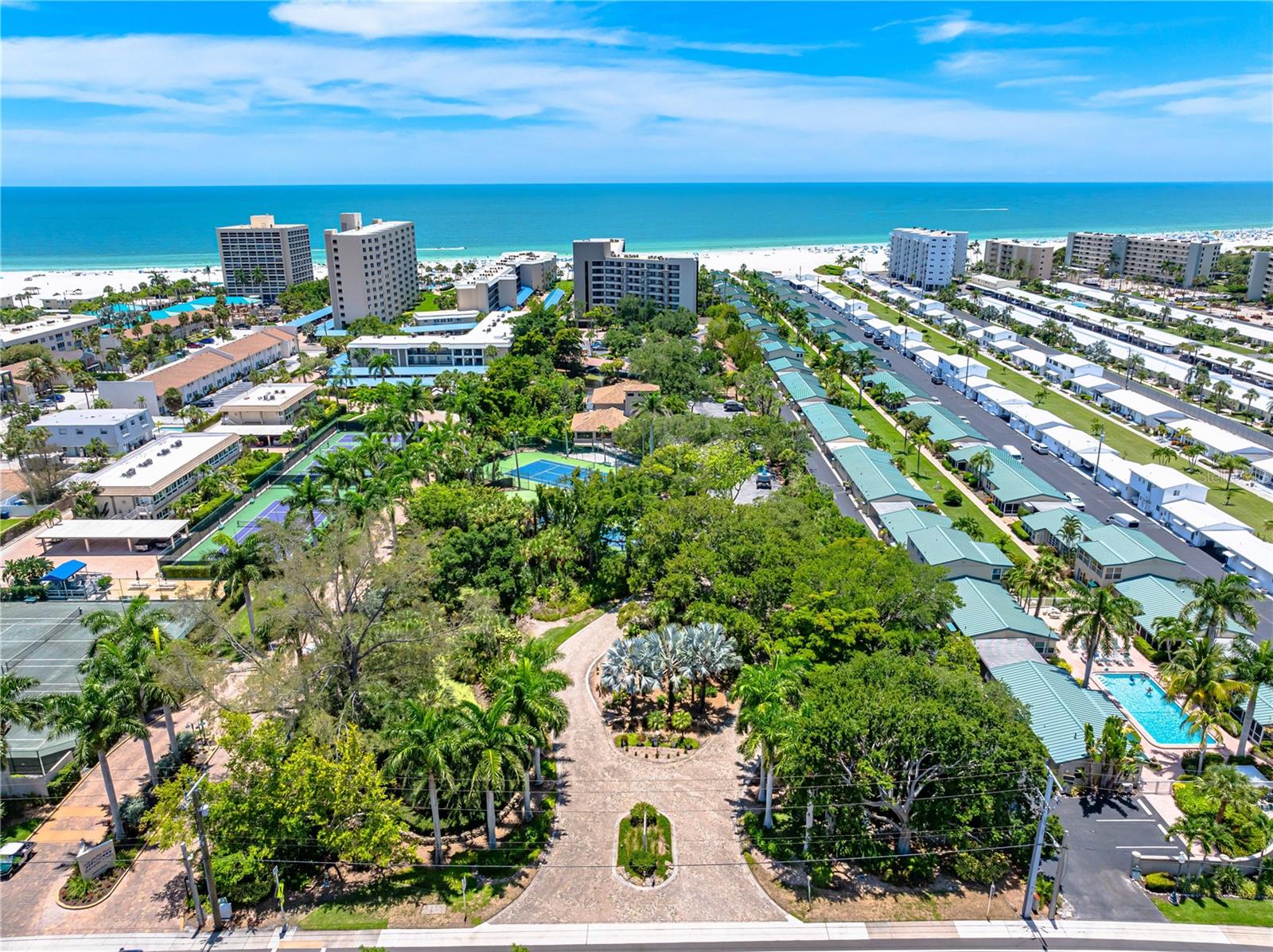 Image 48 of 98 For 5880 Midnight Pass Road 302