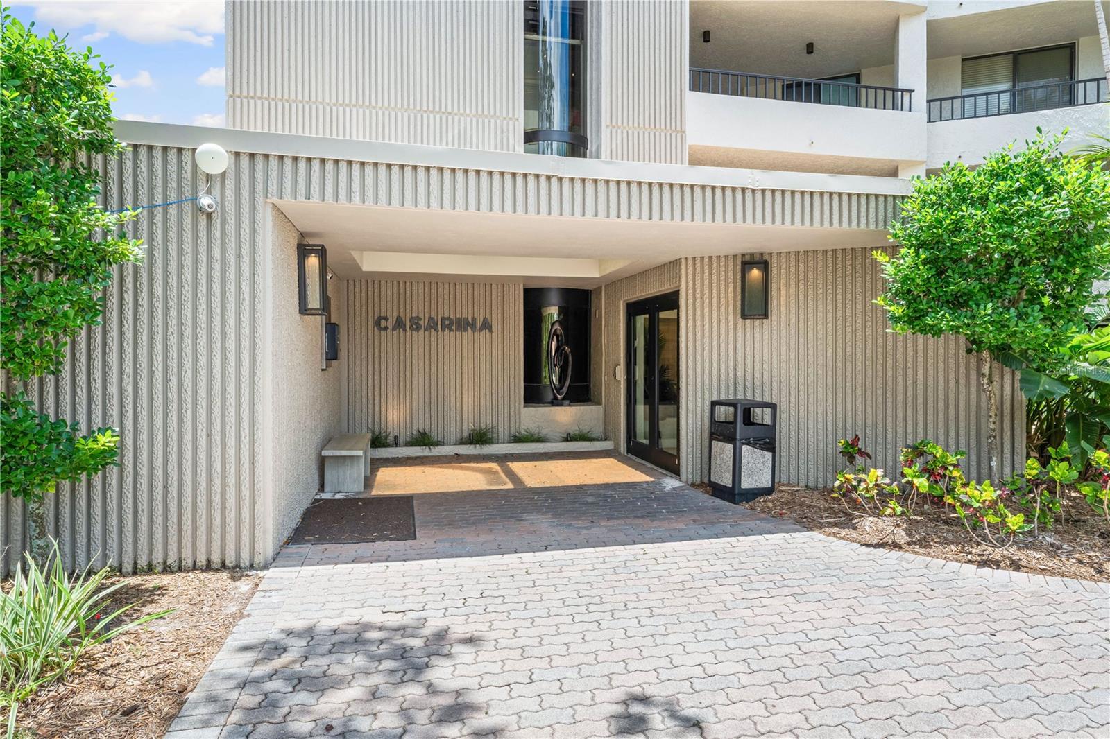 Image 55 of 98 For 5880 Midnight Pass Road 302