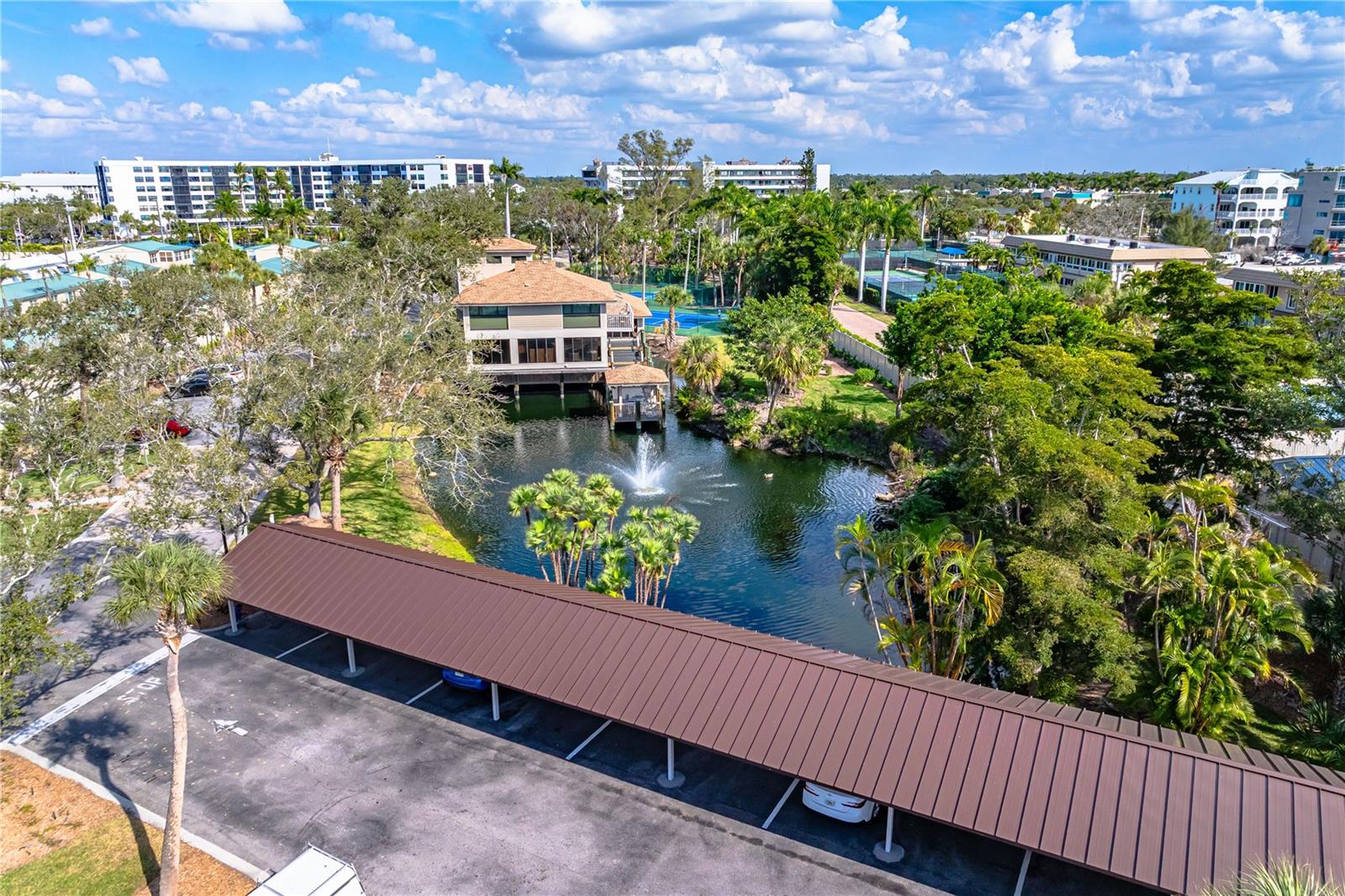 Image 57 of 98 For 5880 Midnight Pass Road 302