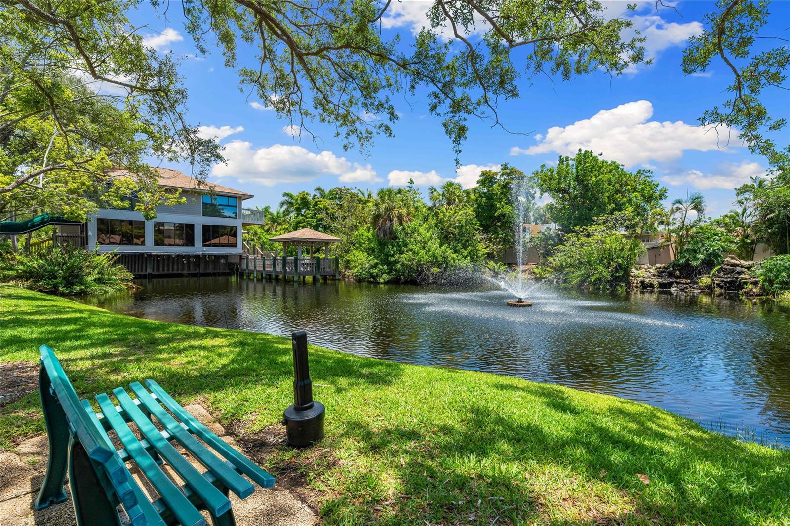 Image 59 of 98 For 5880 Midnight Pass Road 302