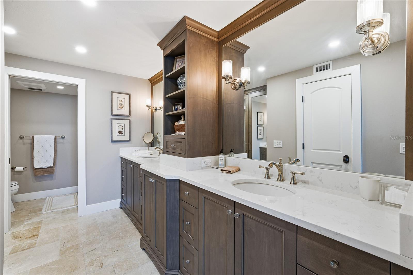 Image 6 of 98 For 5880 Midnight Pass Road 302