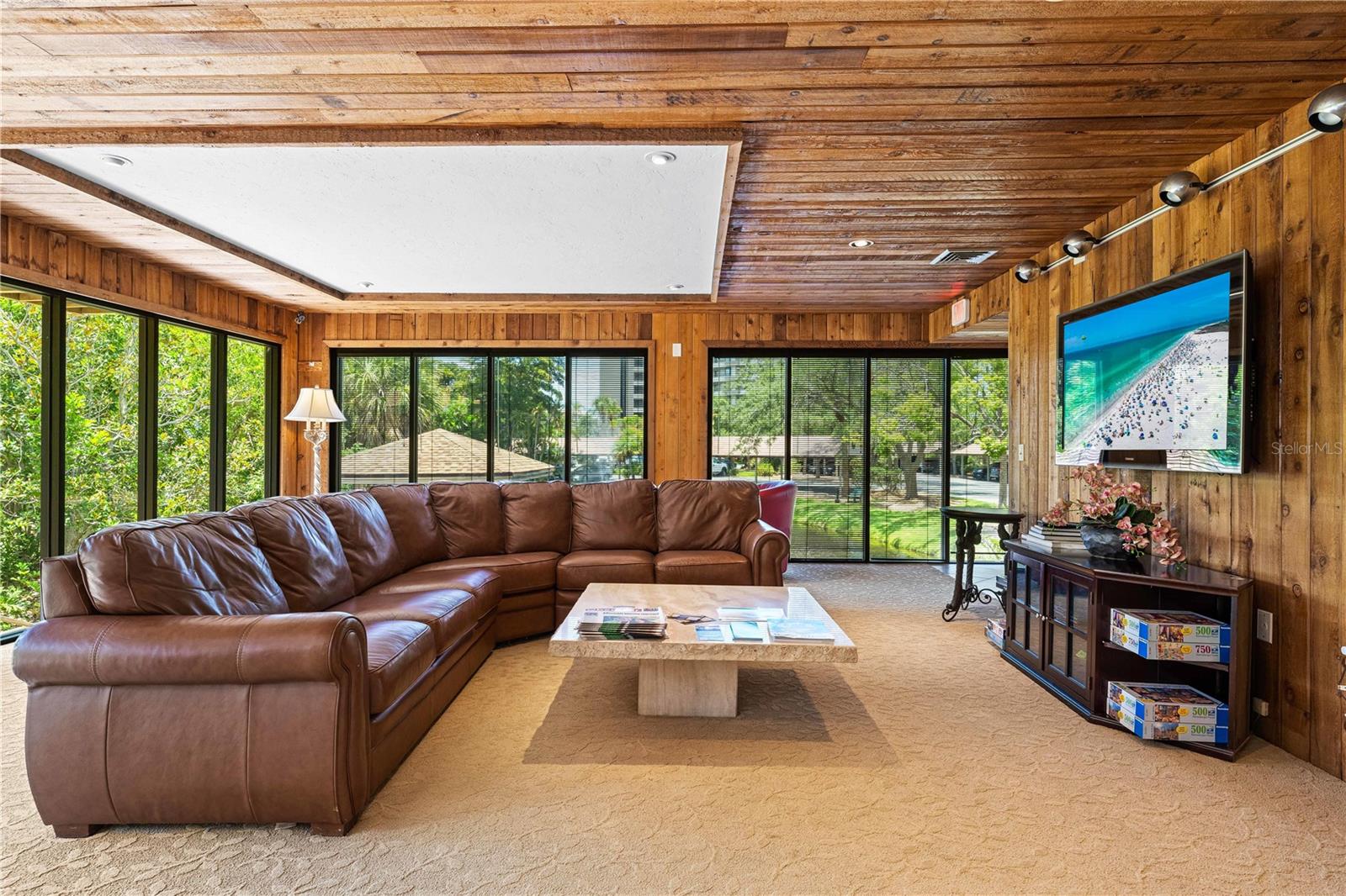 Image 63 of 98 For 5880 Midnight Pass Road 302