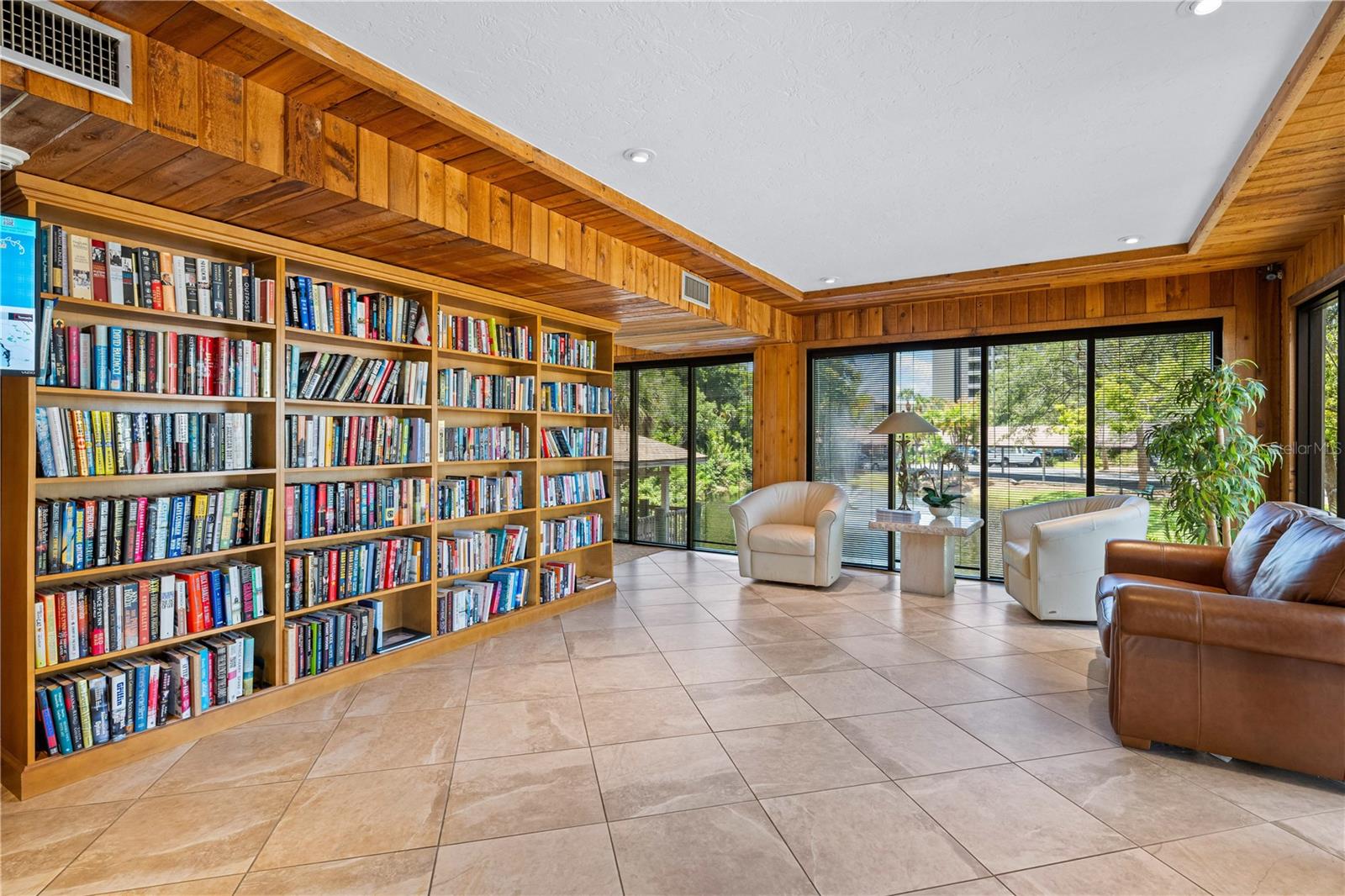 Image 64 of 98 For 5880 Midnight Pass Road 302