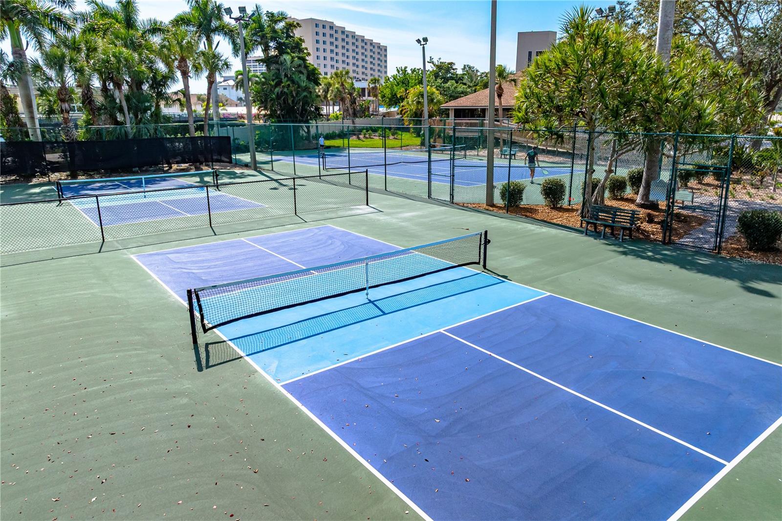 Image 67 of 98 For 5880 Midnight Pass Road 302