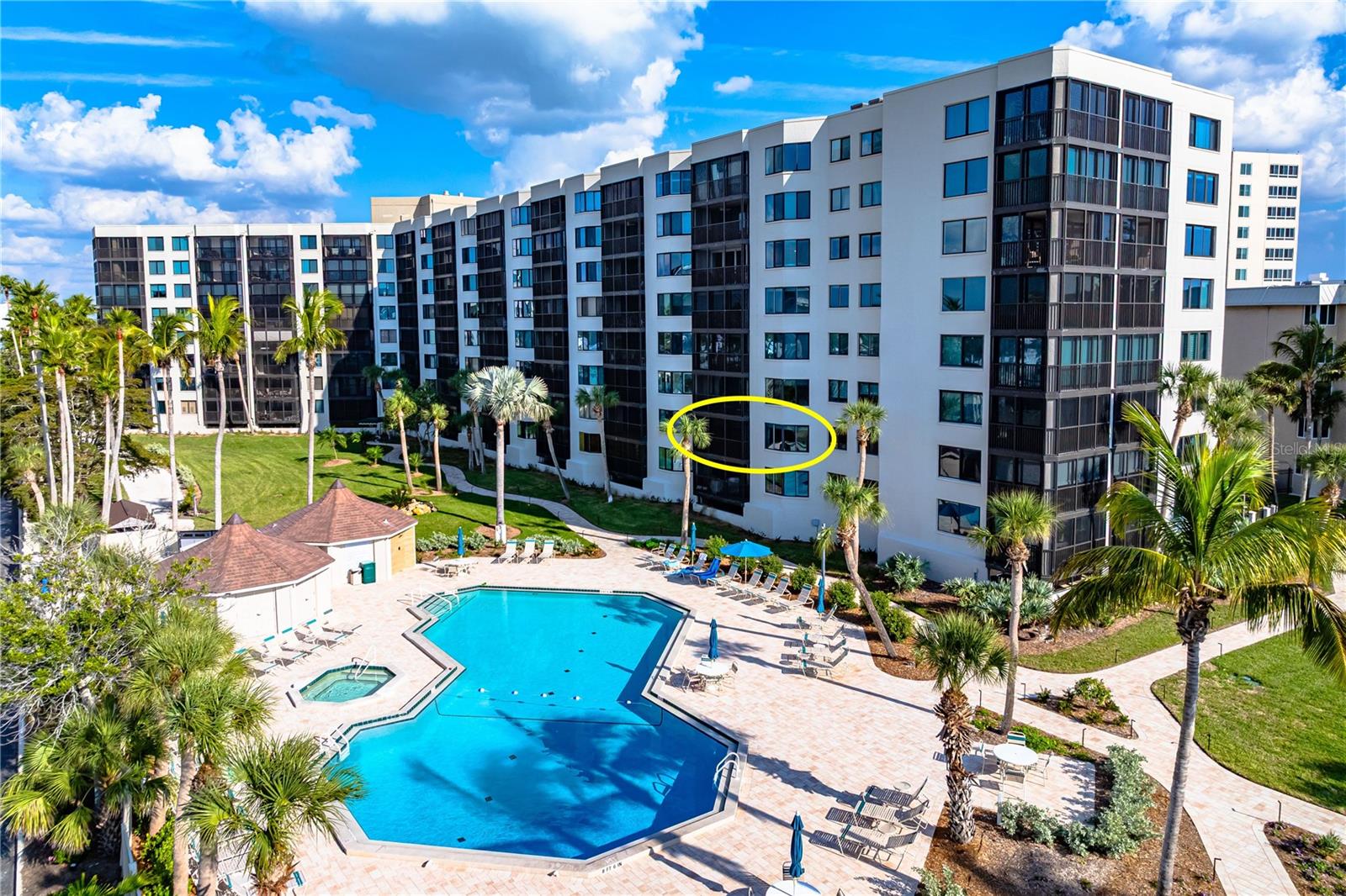 Image 72 of 98 For 5880 Midnight Pass Road 302