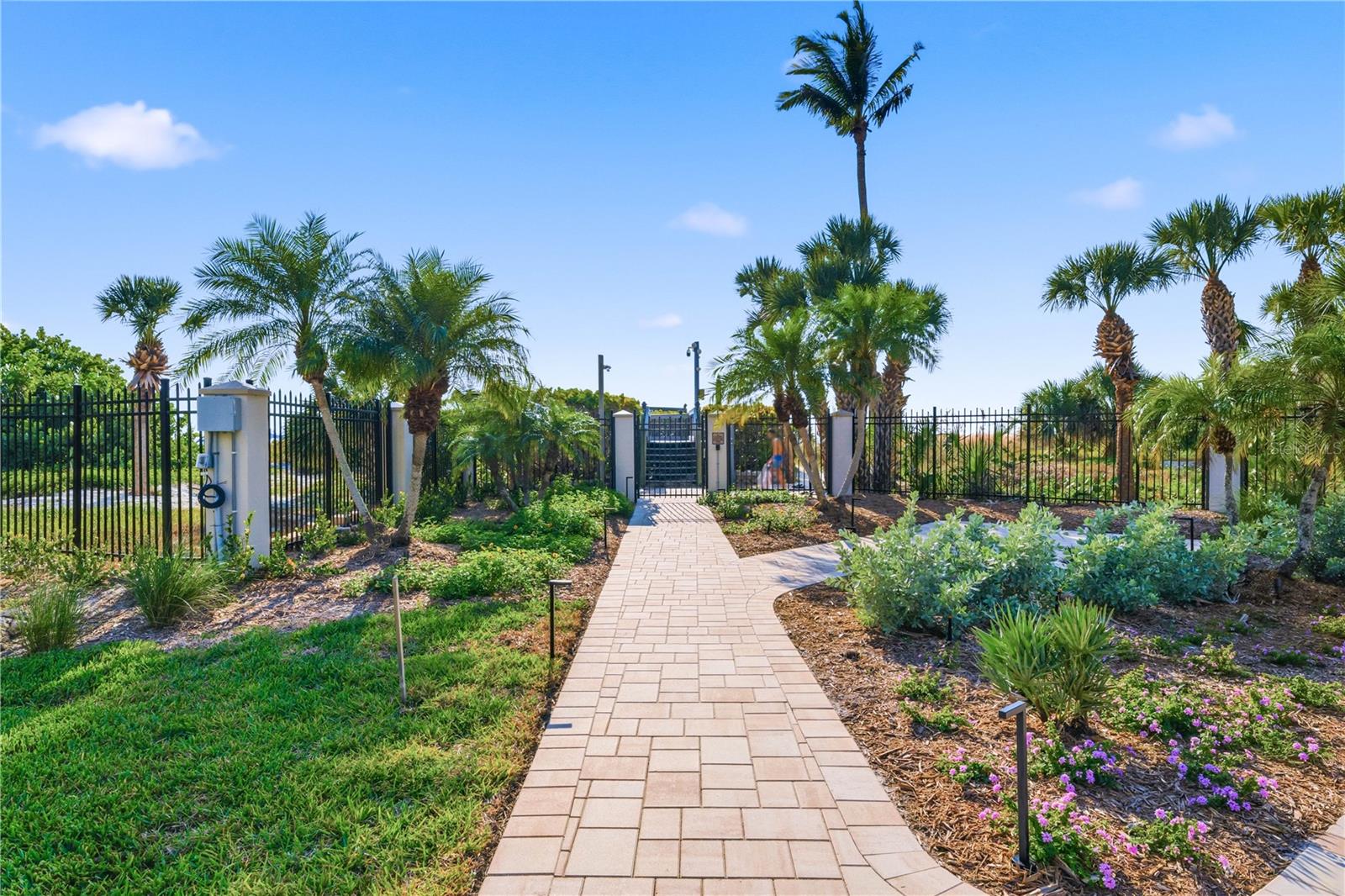 Image 77 of 98 For 5880 Midnight Pass Road 302