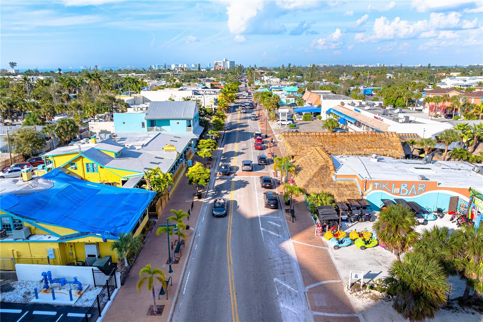 Image 82 of 98 For 5880 Midnight Pass Road 302