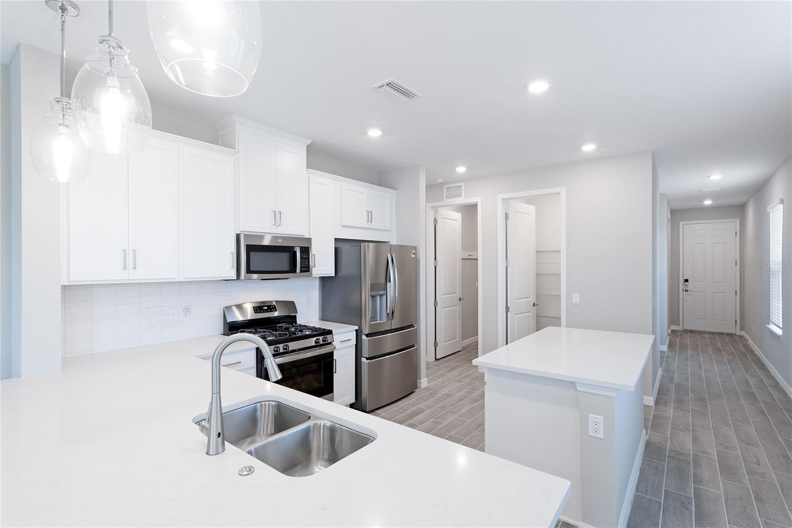 Image 10 of 60 For 6298 Grandview Hill Court