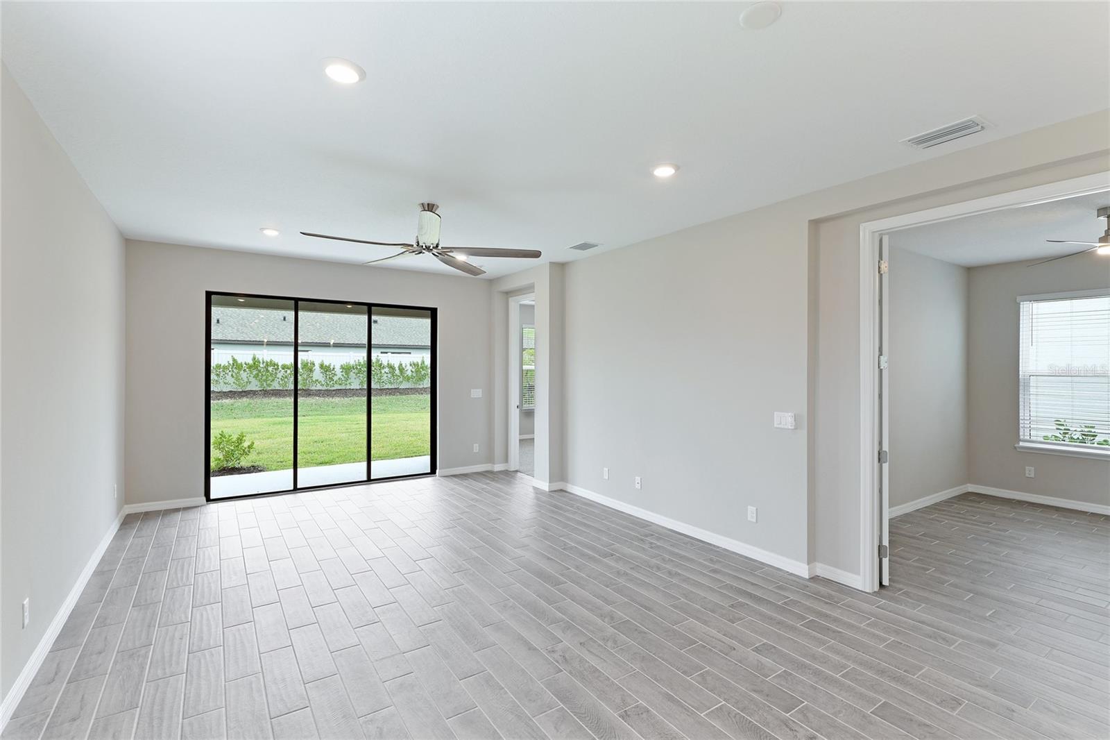 Image 18 of 60 For 6298 Grandview Hill Court