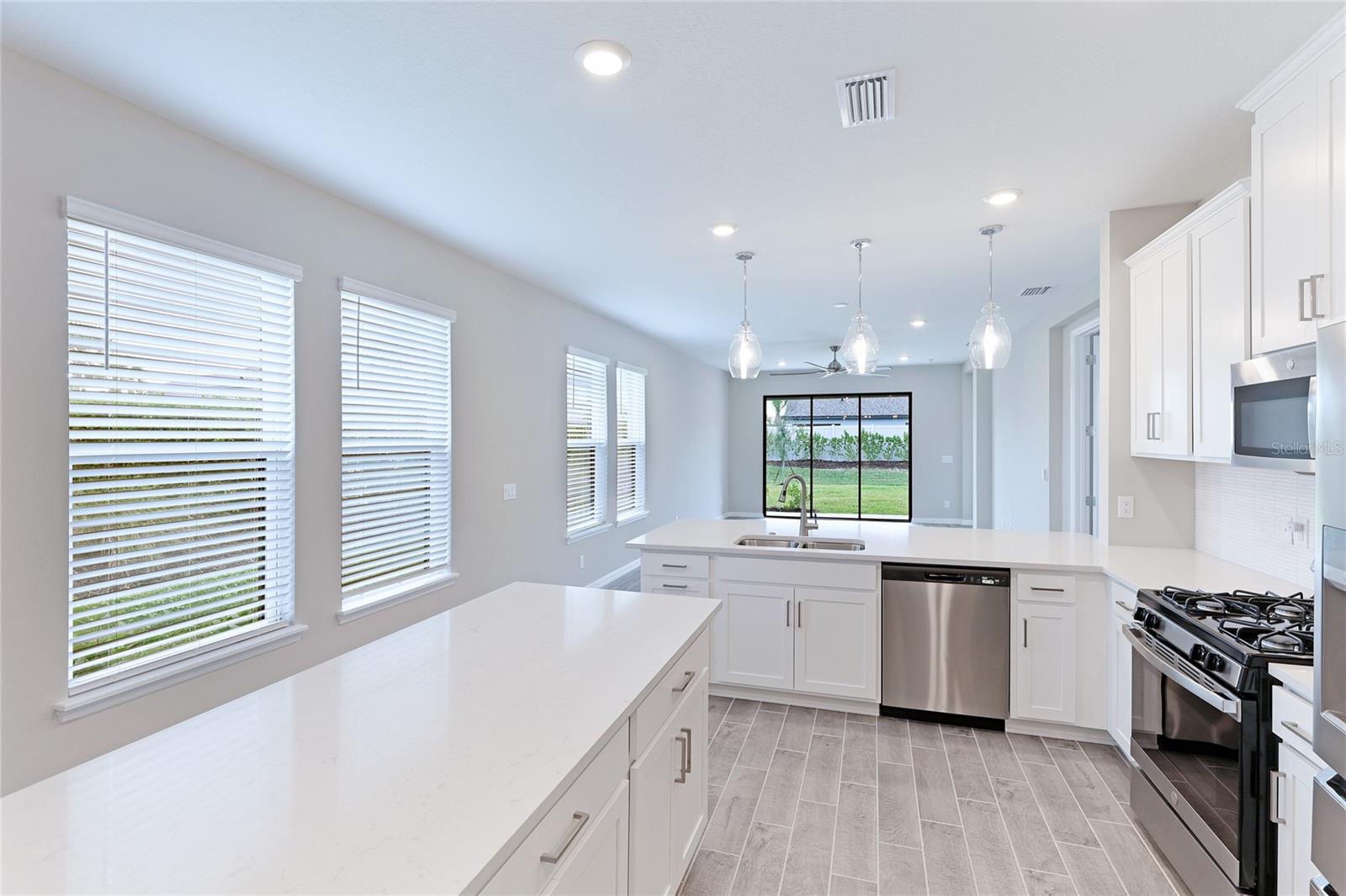 Image 8 of 60 For 6298 Grandview Hill Court