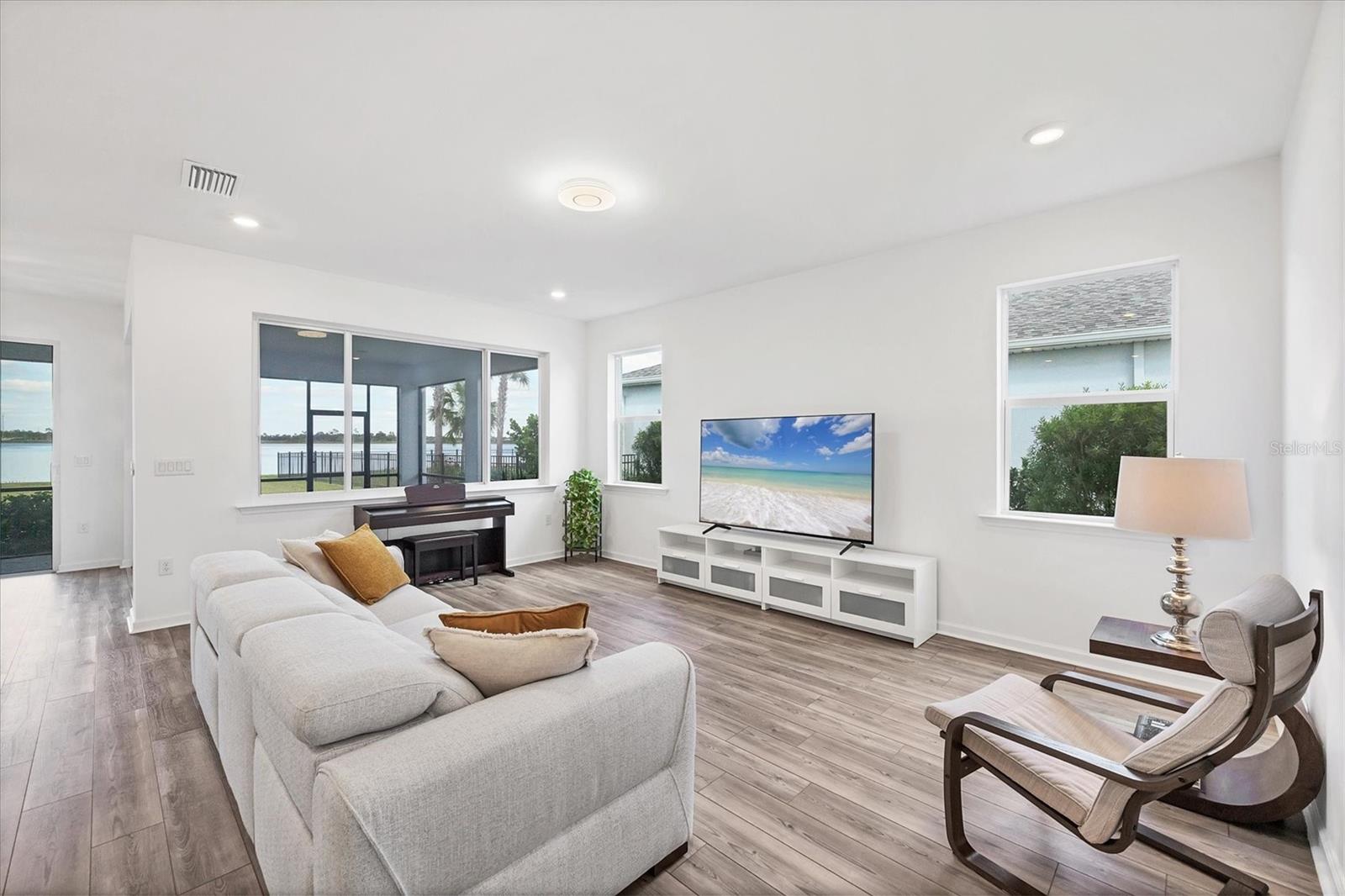 Image 17 of 87 For 42259 Edgewater Drive