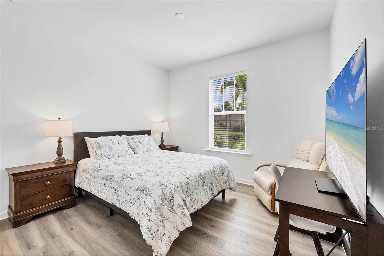 Image 31 of 87 For 42259 Edgewater Drive