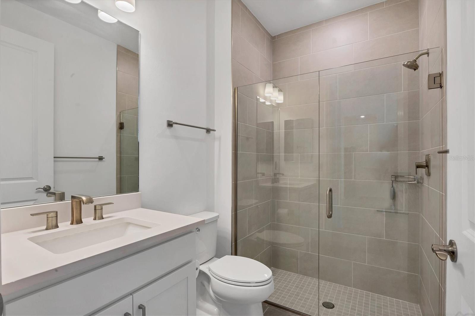 Image 33 of 87 For 42259 Edgewater Drive