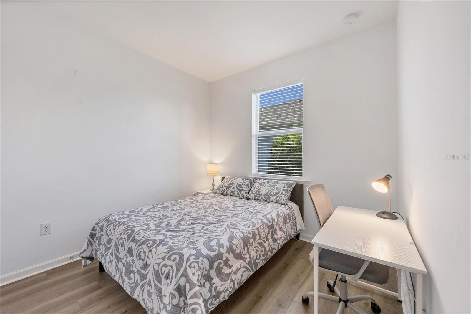 Image 34 of 87 For 42259 Edgewater Drive