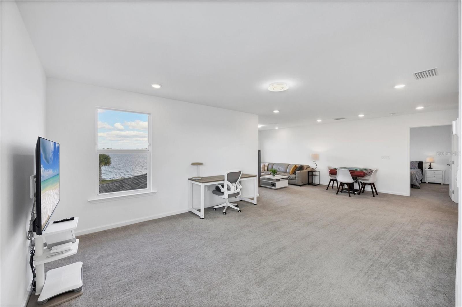 Image 38 of 87 For 42259 Edgewater Drive