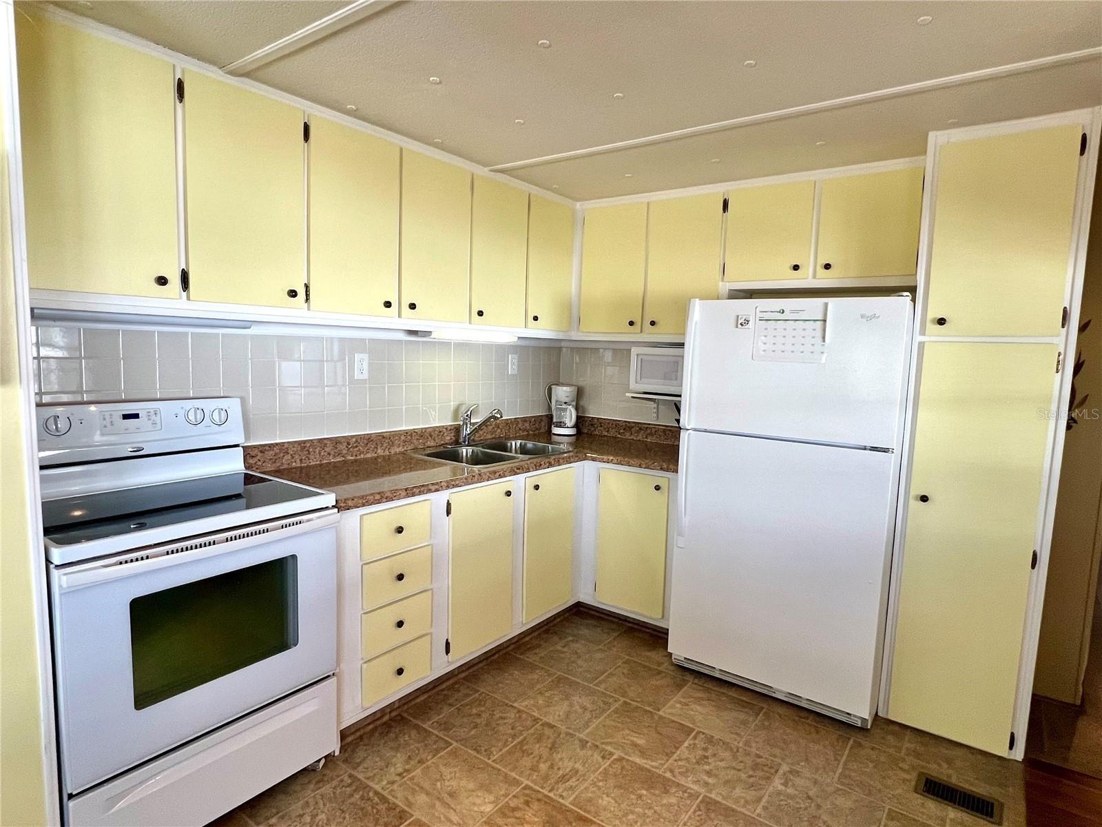 Image 15 of 47 For 240 Blackburn Boulevard