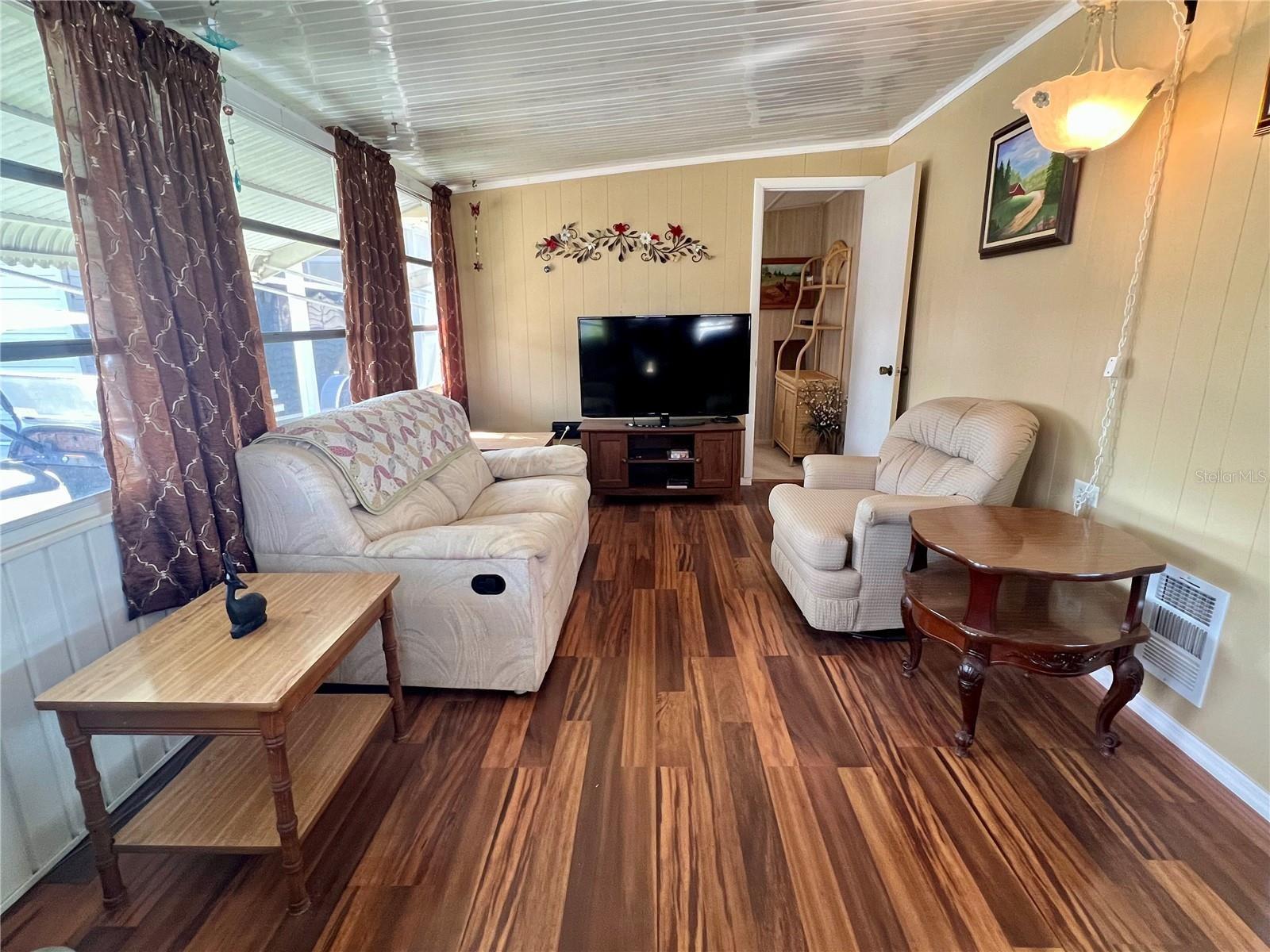 Image 7 of 47 For 240 Blackburn Boulevard