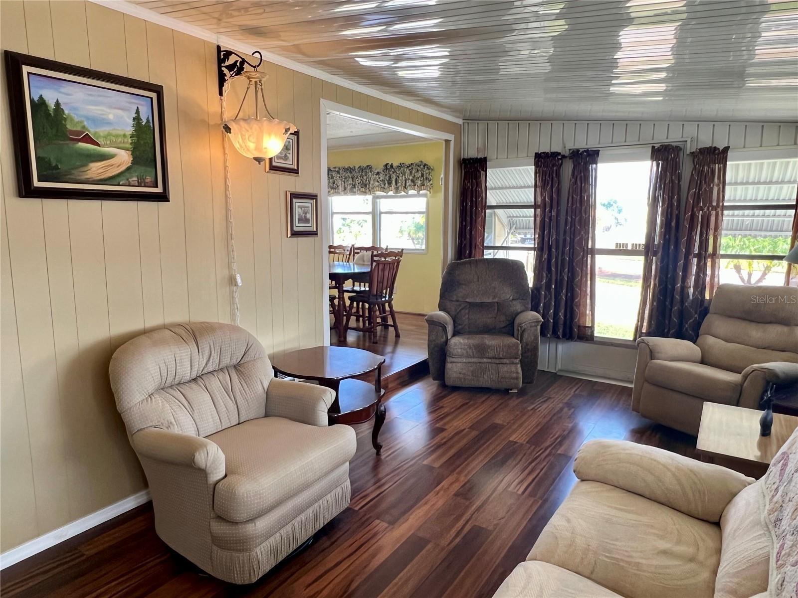 Image 9 of 47 For 240 Blackburn Boulevard