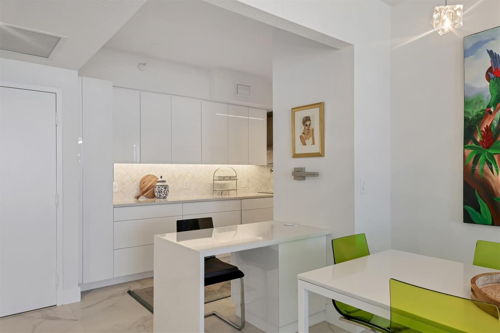 Image 11 of 68 For 1800 Benjamin Franklin Drive A205