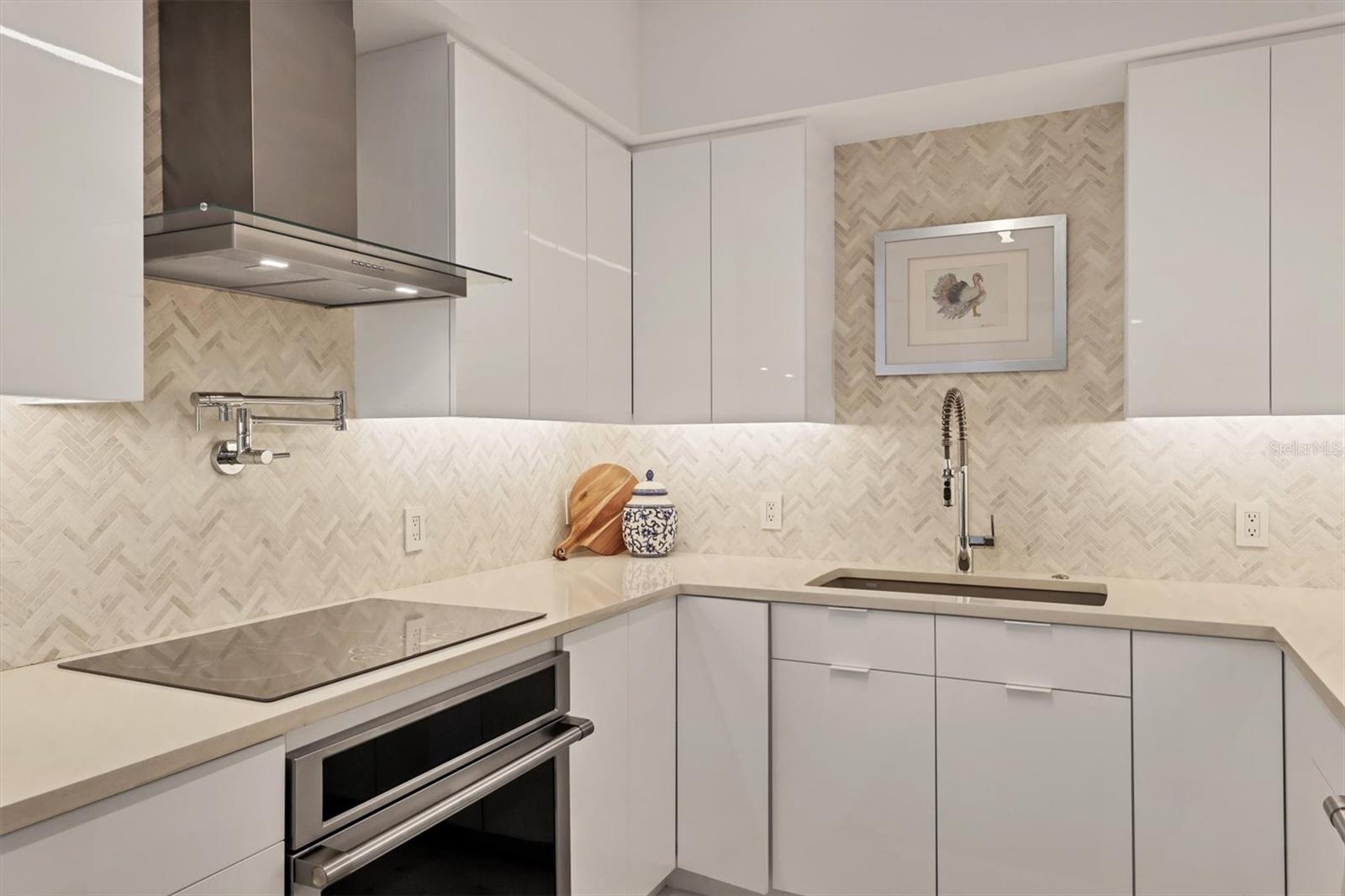 Image 13 of 68 For 1800 Benjamin Franklin Drive A205