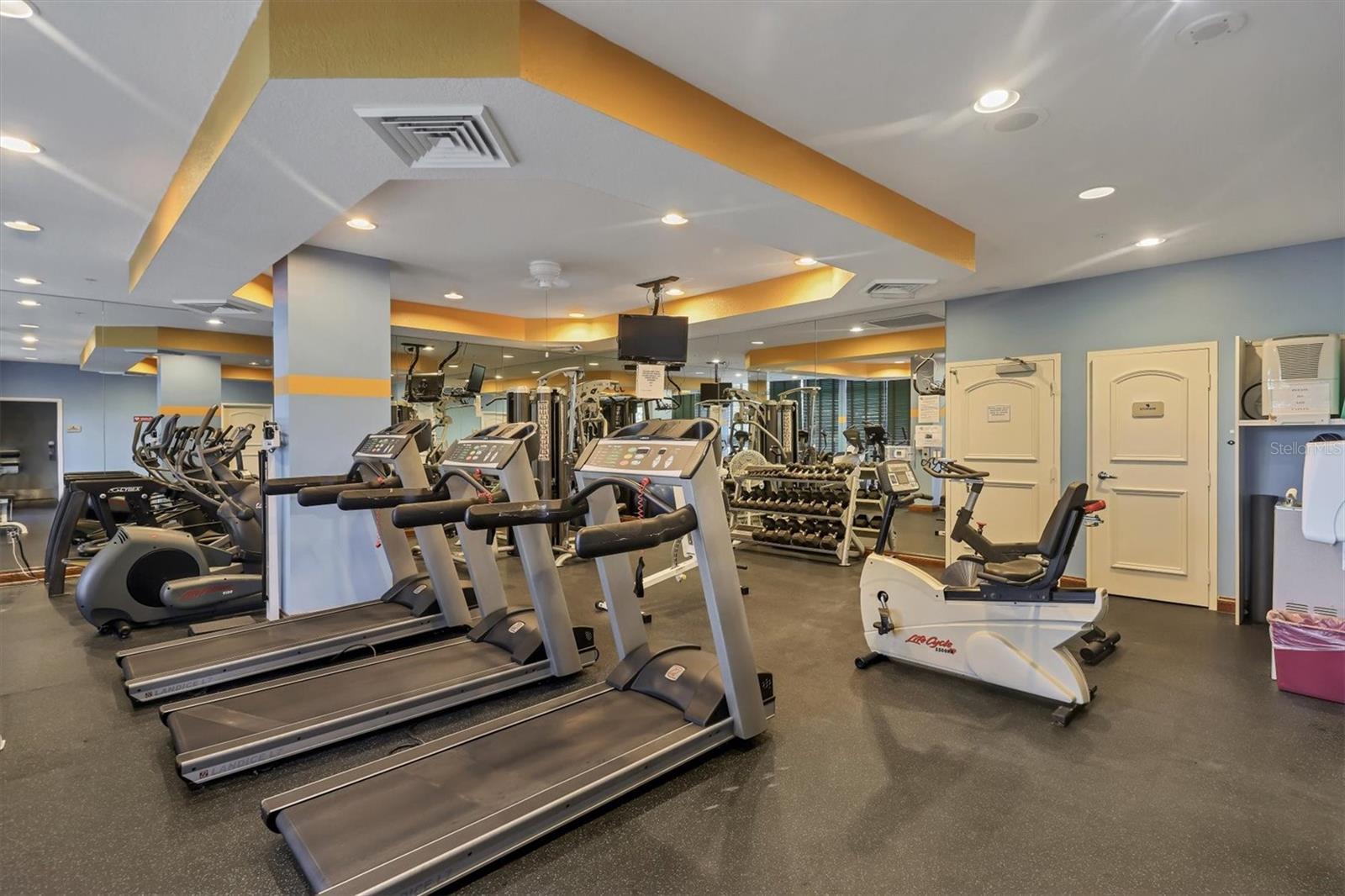 Image 46 of 68 For 1800 Benjamin Franklin Drive A205